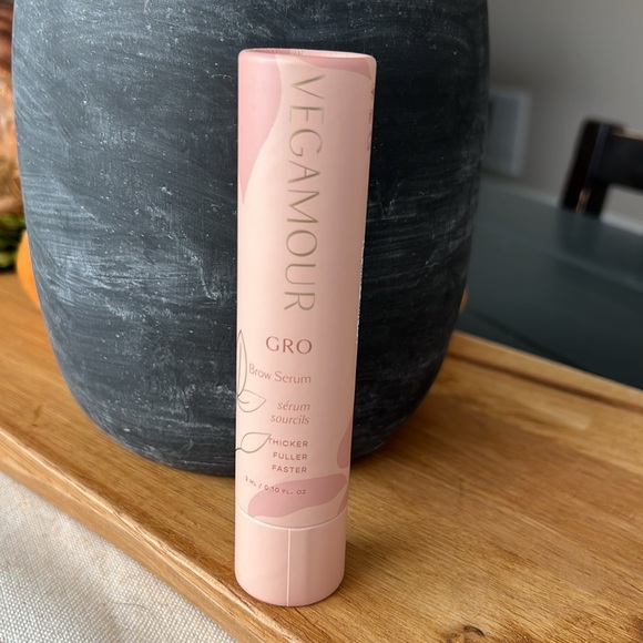 NEW Vegamour GRO Brow Serum - Picture 3 of 11